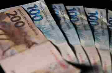  Renda média das famílias chega a R$ 2.264 e é recorde em 2025 